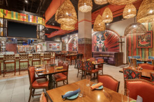 Dos Caminos interior