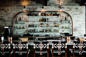 Puerta bar