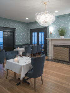 Vintage House interior 900x1200
