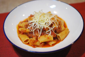 Fontana Di Vino Rigatoni Sugo